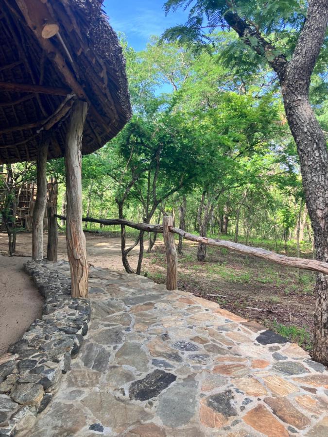 Lemara Eco Camp Hotel Kisaki ภายนอก รูปภาพ