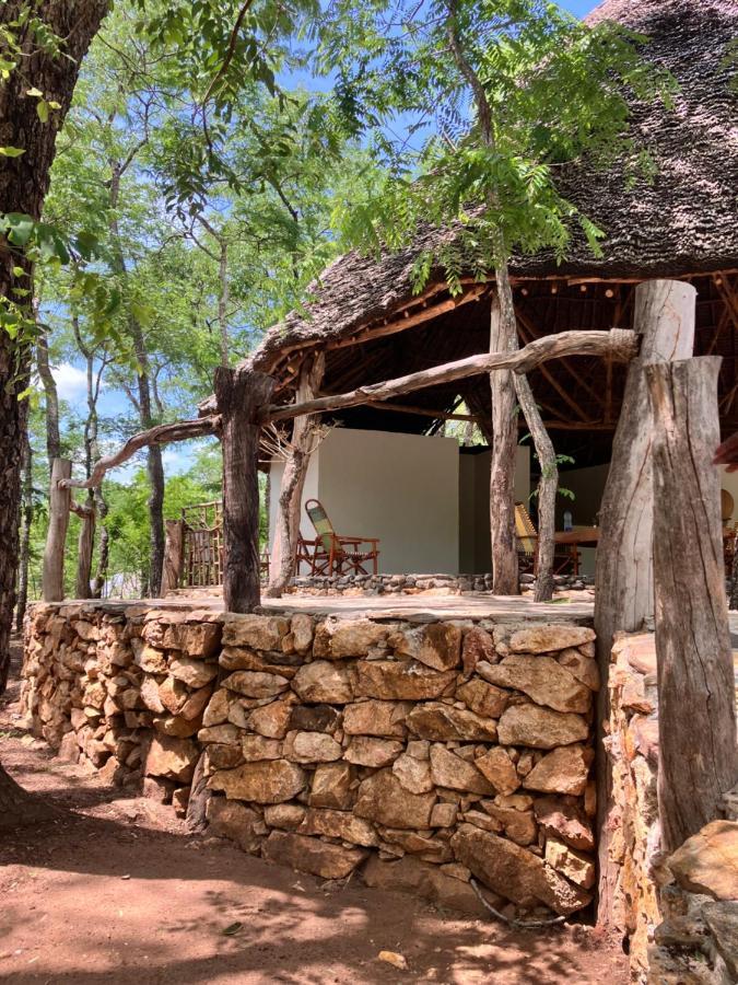 Lemara Eco Camp Hotel Kisaki ภายนอก รูปภาพ
