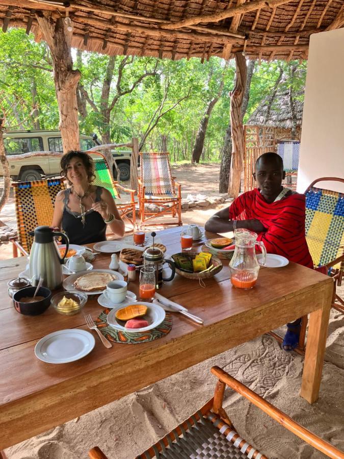 Lemara Eco Camp Hotel Kisaki ภายนอก รูปภาพ