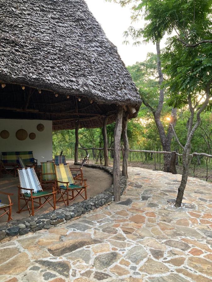 Lemara Eco Camp Hotel Kisaki ภายนอก รูปภาพ