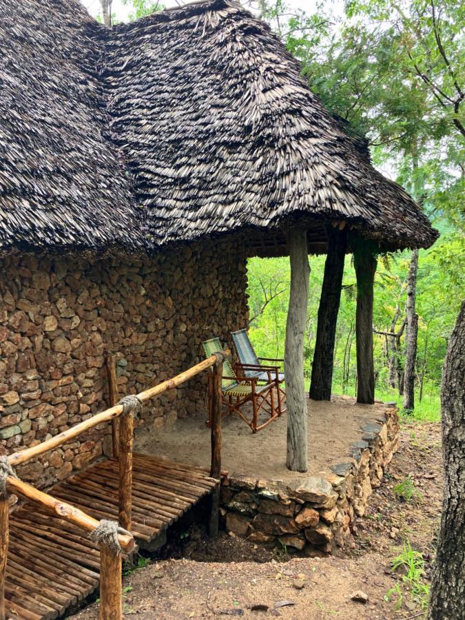 Lemara Eco Camp Hotel Kisaki ภายนอก รูปภาพ